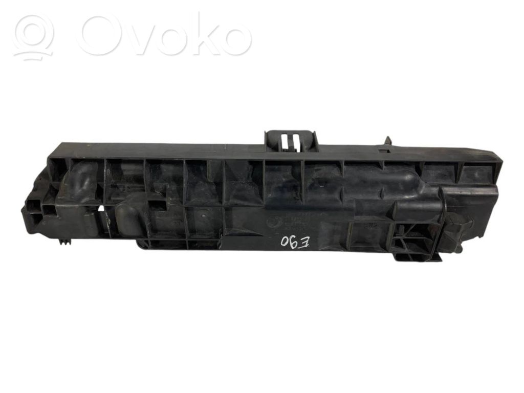 Radiatora (-u) turētājs / kronšteins