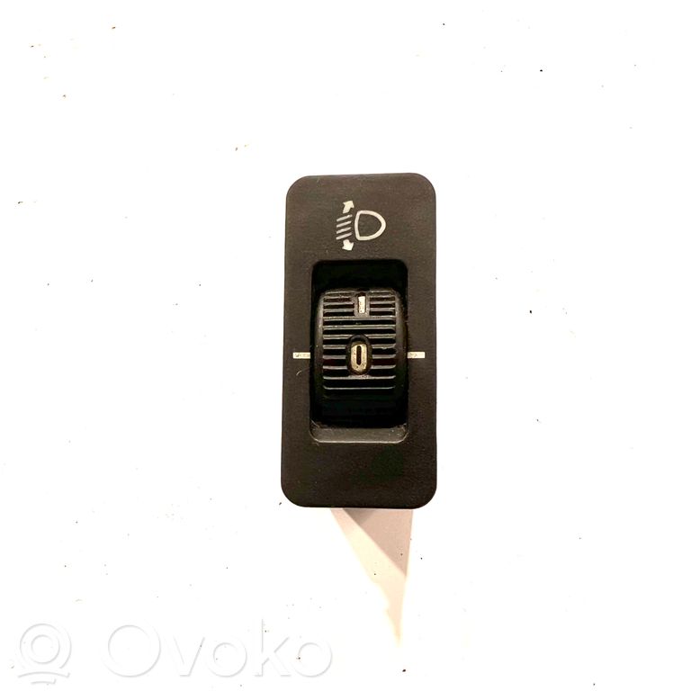 Headlight leveling switch