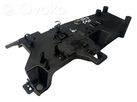 Cita veida dzinēja nodalījuma detaļa