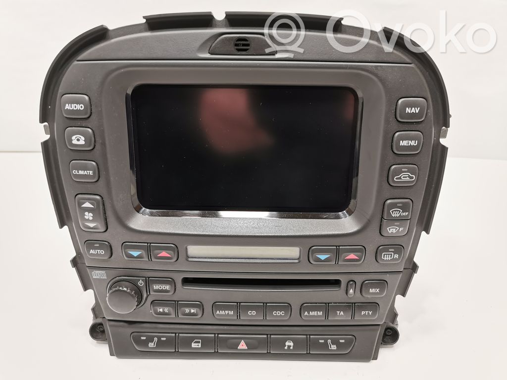 Radio / CD/DVD atskaņotājs / navigācija