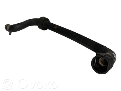 Caurulīte (-es) / šļūtene (-es)