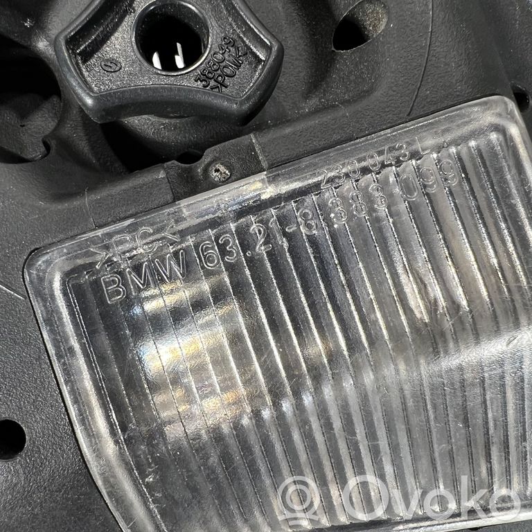 Держатель крышки заднего фонаря