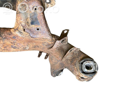 Pusrāmis aizmugurējais / priekšējais