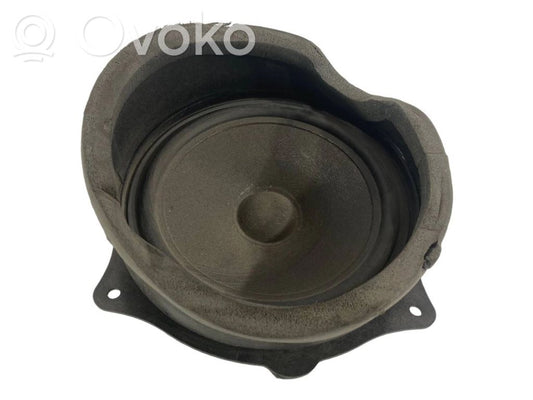 Speaker(s) in front door