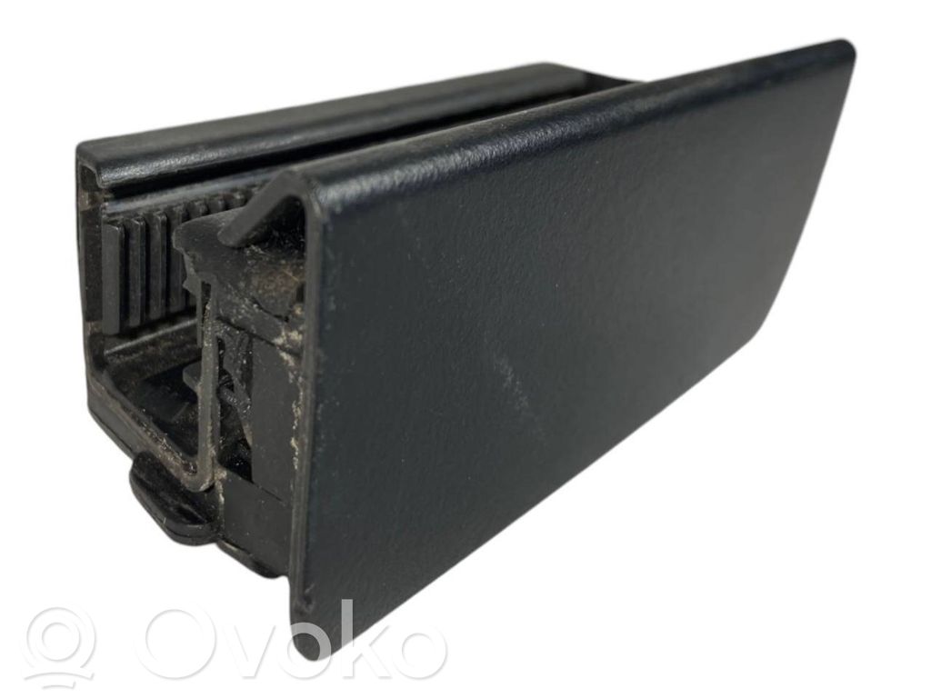 Cita veida salona detaļa