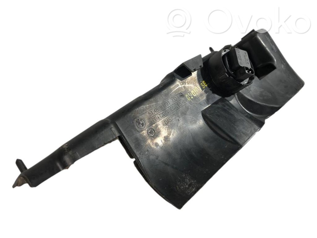 Side decorative trim panel