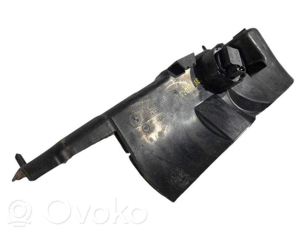 Side decorative trim panel