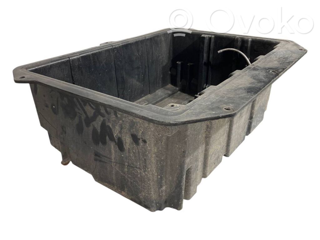 Bagāžnieka grīda / atslēgu komplekta turētājs