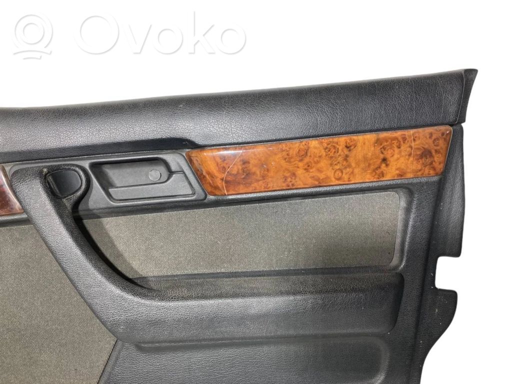 Priekšējo durvju apdare