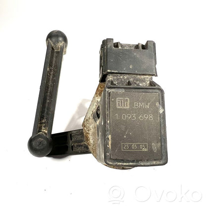 Augstuma sensors (priekšējo lukturu)