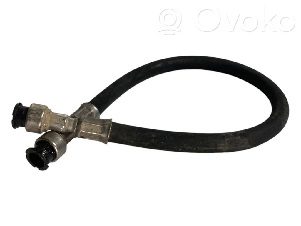 Degvielas caurulīte (-es)