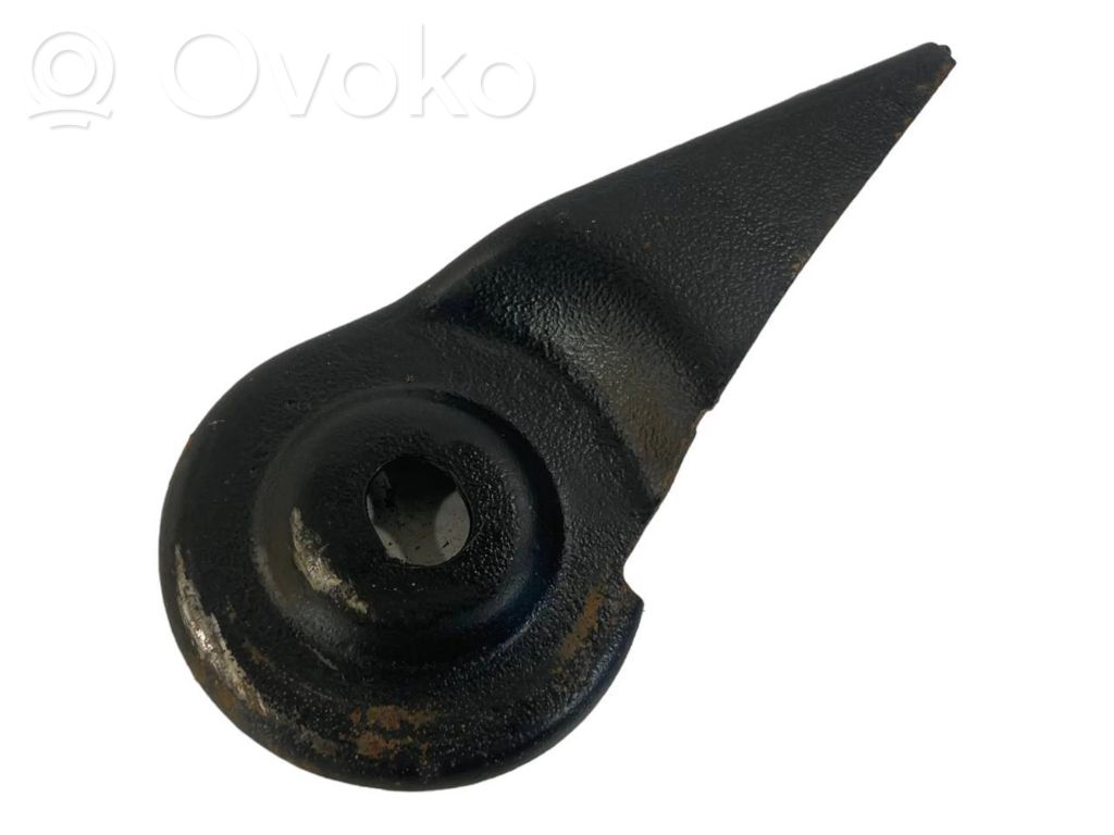 Aizmugurējā bufera atbalsta stienis