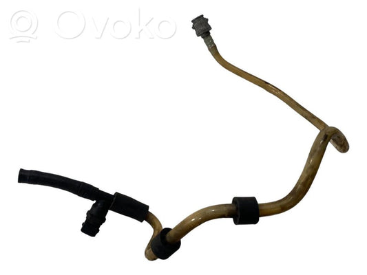 Degvielas caurulīte (-es)