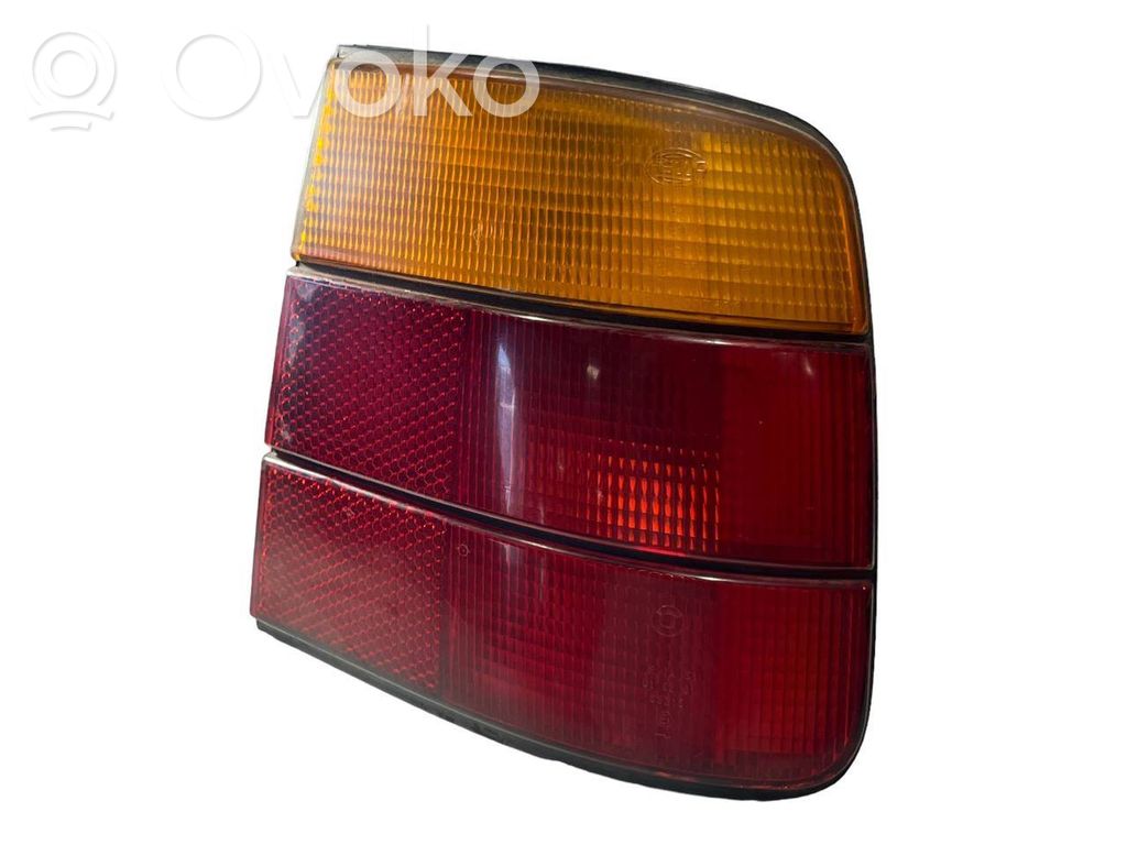 Aizmugurējais lukturis virsbūvē