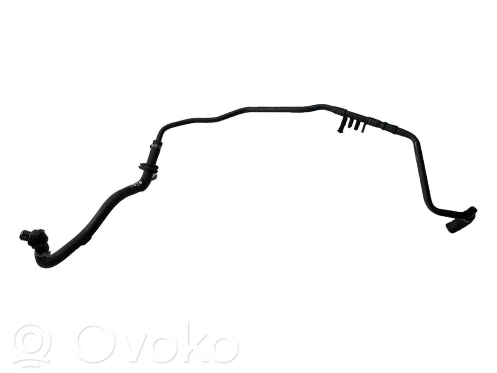 Caurulīte (-es) / šļūtene (-es)
