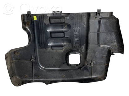 Dzinēja pārsegs (dekoratīva apdare)