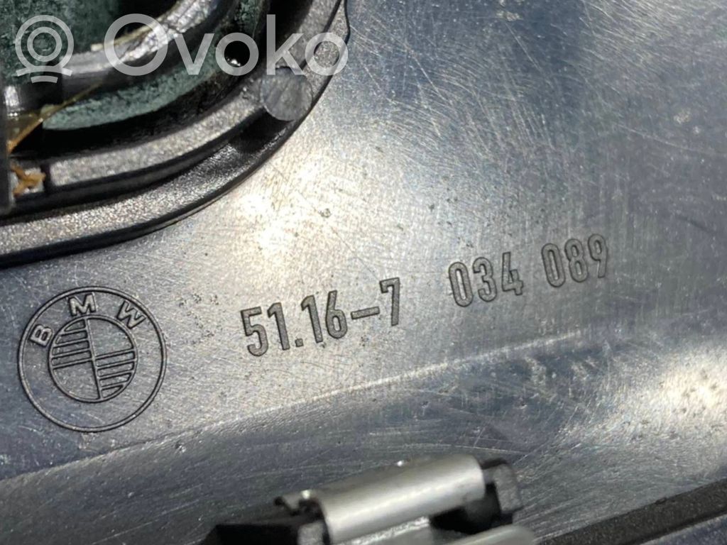 Ātrumu pārslēgšanas sviras dekoratīvā apdare (plastmasas)