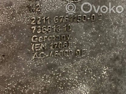 Engine mounting bracket