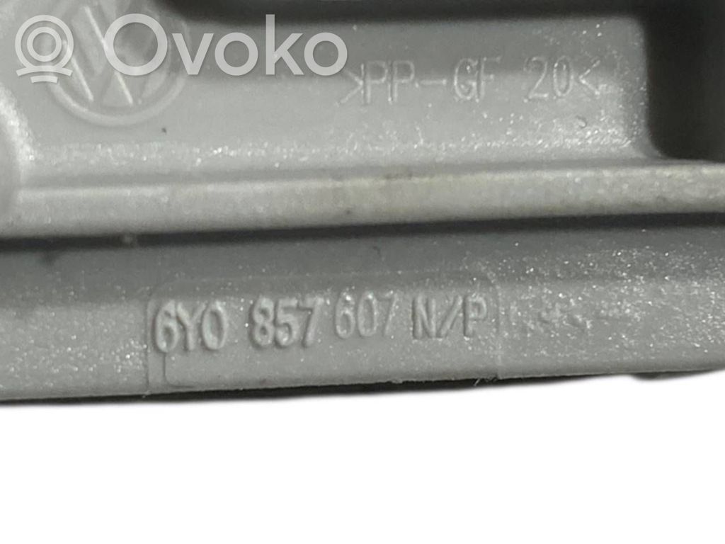 Aizmugurējais rokturis