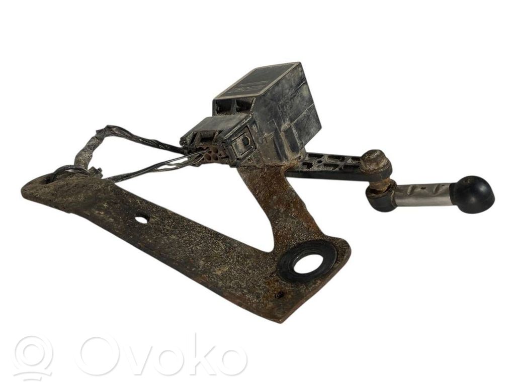 Augstuma sensors (priekšējo lukturu)