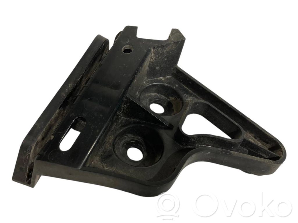 Rear bumper mounting bracket