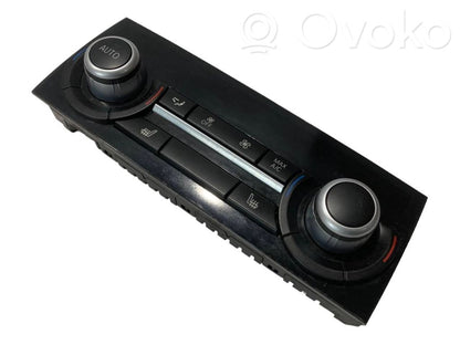 Gaisa kondicioniera / klimata kontroles / salona apsildes vadības bloks (salonā)