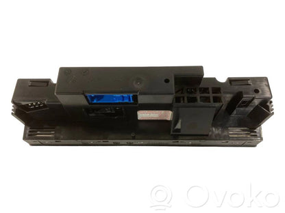 Gaisa kondicioniera / klimata kontroles / salona apsildes vadības bloks (salonā)