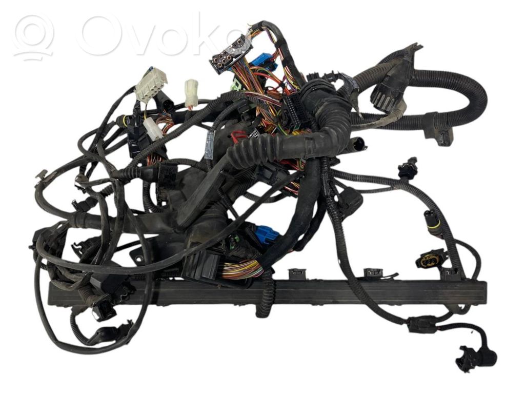 Dzinēja vadu instalācija