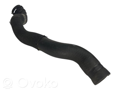 Caurulīte (-es) / šļūtene (-es)