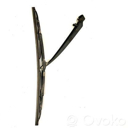 Aizmugurējā loga tīrītāja kājiņa