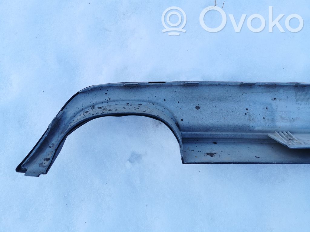 Apakšējā bampera daļa