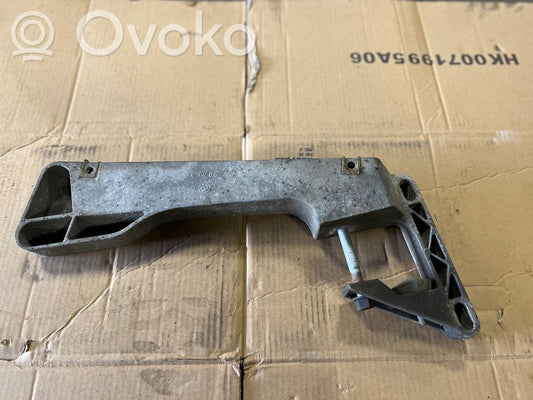 Pārnesumkārbas stiprinājuma kronšteins