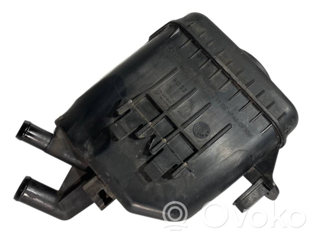 Power steering fluid reservoir