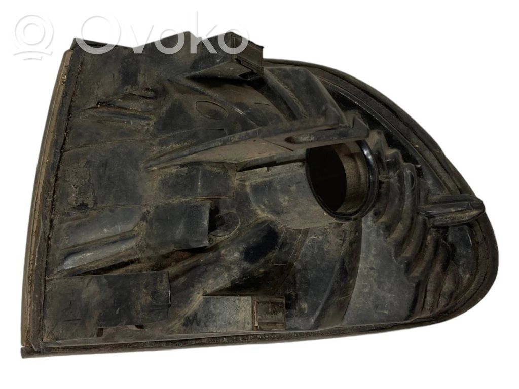 Priekšējais pagrieziena lukturis