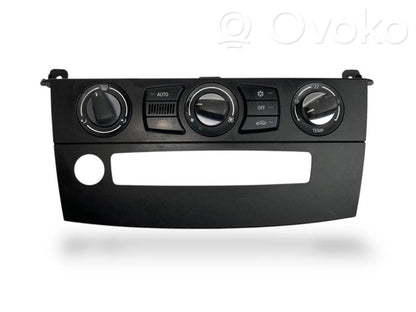 Gaisa kondicioniera / klimata kontroles / salona apsildes vadības bloks (salonā)