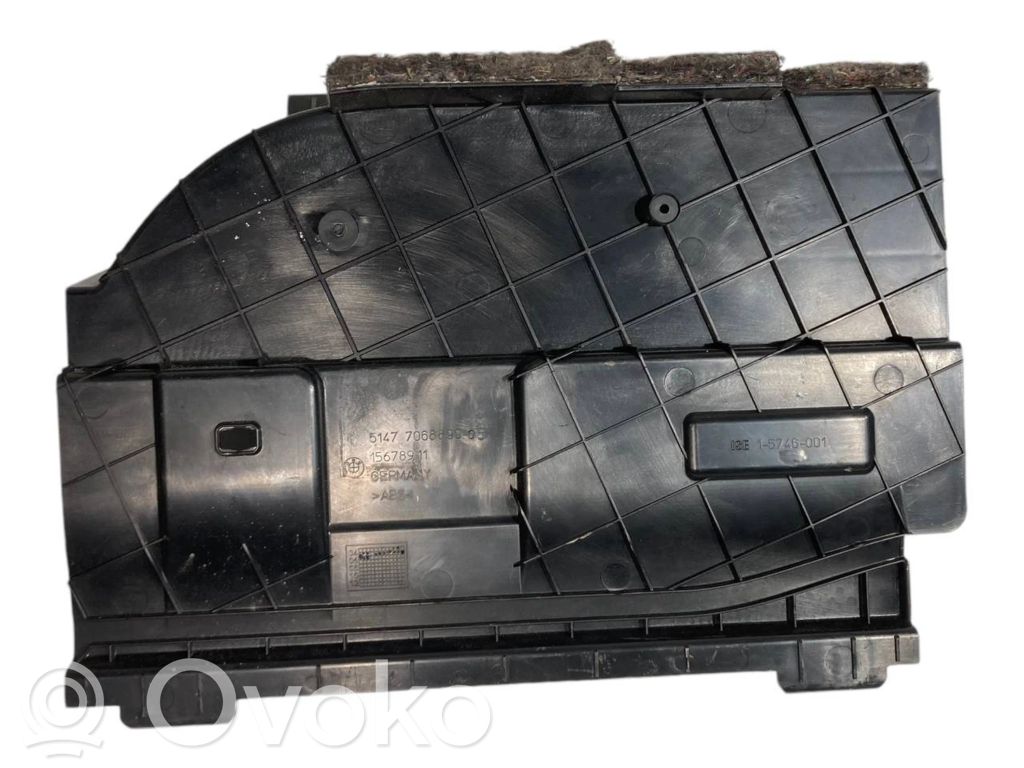 Cita veida bagāžnieka dekoratīvās apdares detaļa