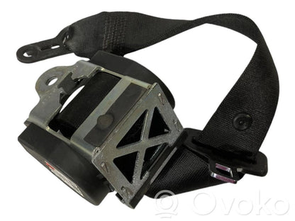 Задний ремень безопасности