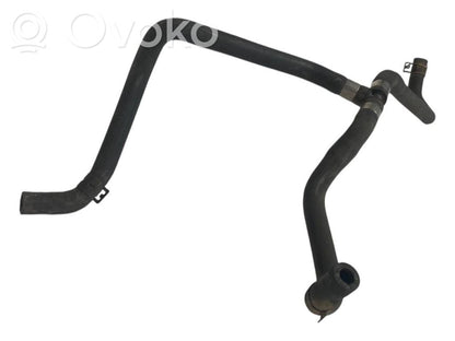 Caurulīte (-es) / šļūtene (-es)