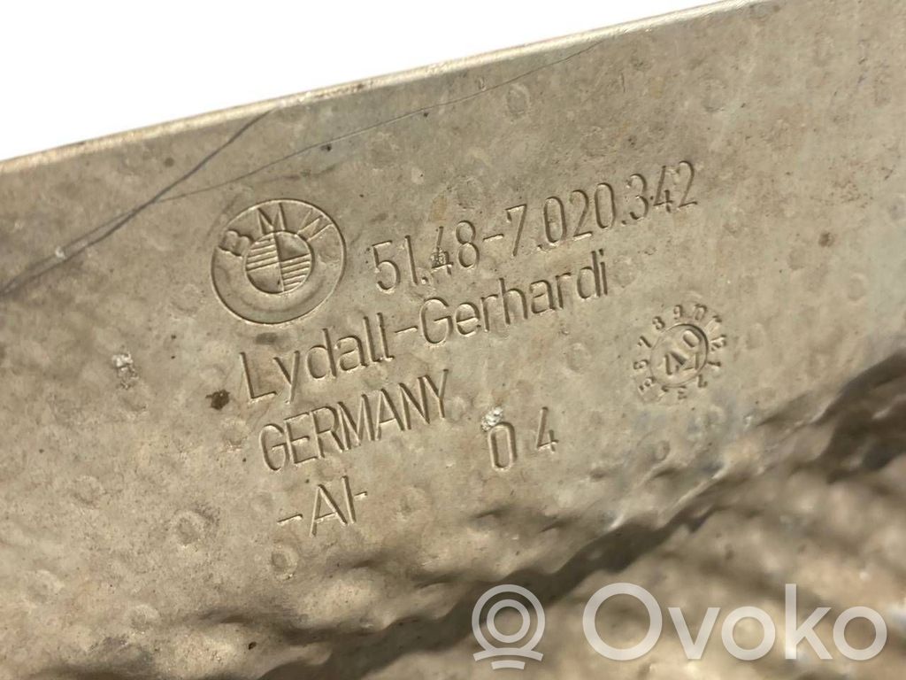 Dzinēja apakšas aizsargs (priekšdaļā)