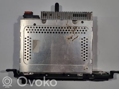 Radio / CD/DVD atskaņotājs / navigācija