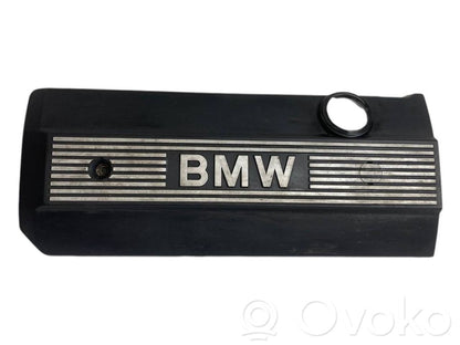 Dzinēja pārsegs (dekoratīva apdare)