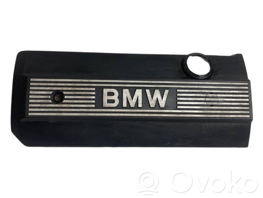 Dzinēja pārsegs (dekoratīva apdare)