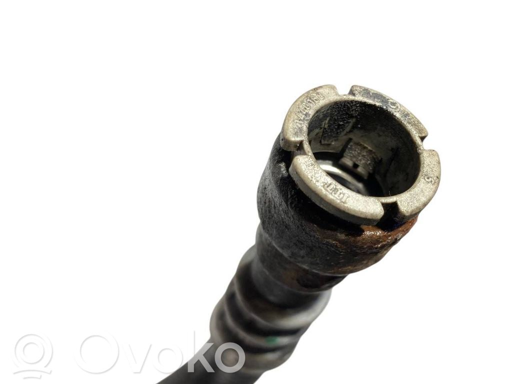 Stūres pastiprinātāja šļūtene (-es) / caurulīte (-es)