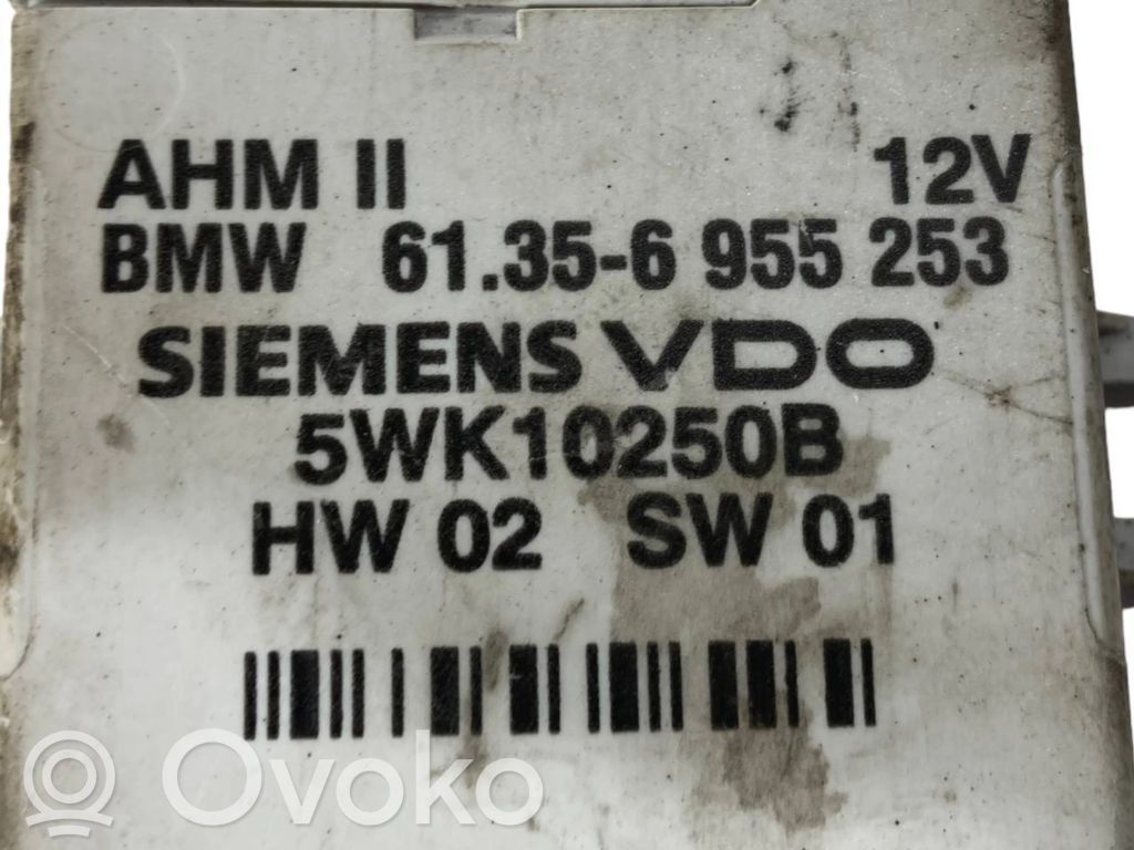 Piekabes āķa vadības bloks