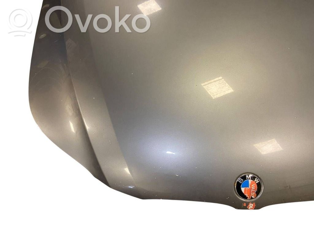 Dzinēja pārsegs (vāks)
