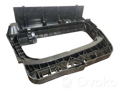 Bagāžnieka sānu apakšējās apdares panelis