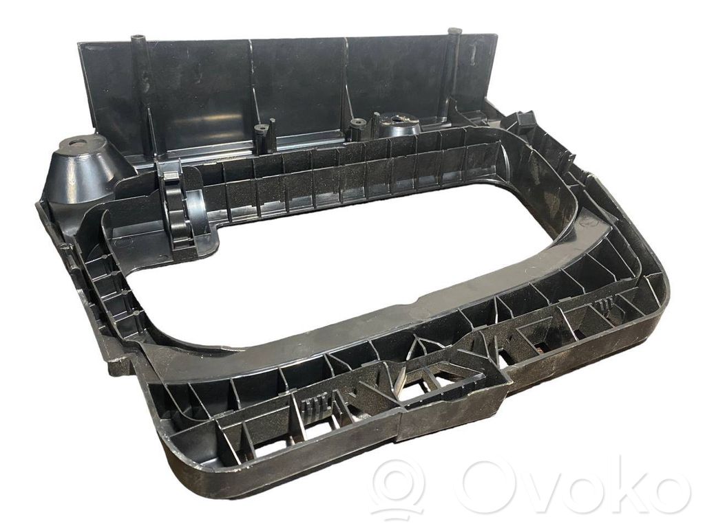 Bagāžnieka sānu apakšējās apdares panelis