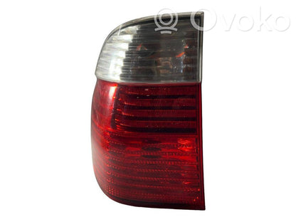 Задний фонарь в кузове