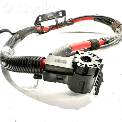 Положительный провод (аккумулятор)