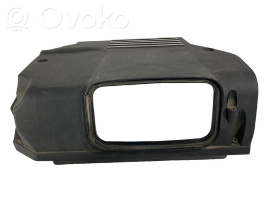 Dzinēja pārsegs (dekoratīva apdare)